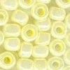 Mill Hill Pebble Beads / 05002 Yellow Creme